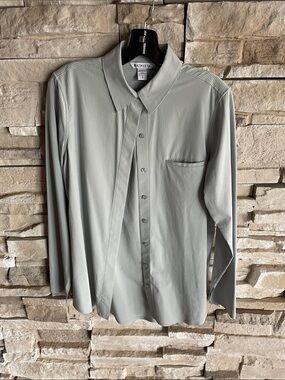 Athleta Women’s Light Sage Pinstripe Long-Sleeve Blouse